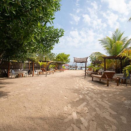 Amalife Beach Club & Hotel Т'єрра-Бомба Екстер'єр фото