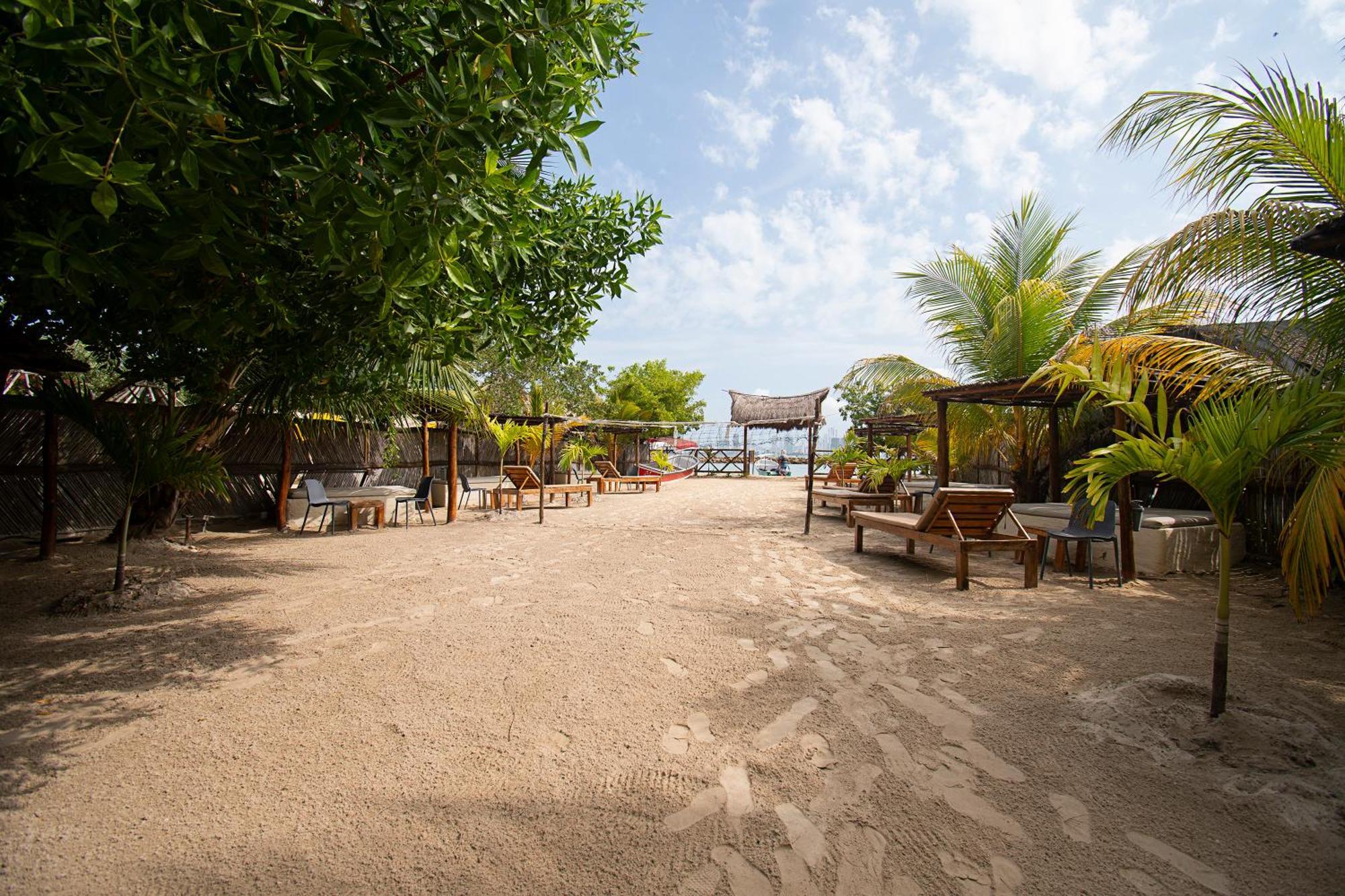 Amalife Beach Club & Hotel Т'єрра-Бомба Екстер'єр фото