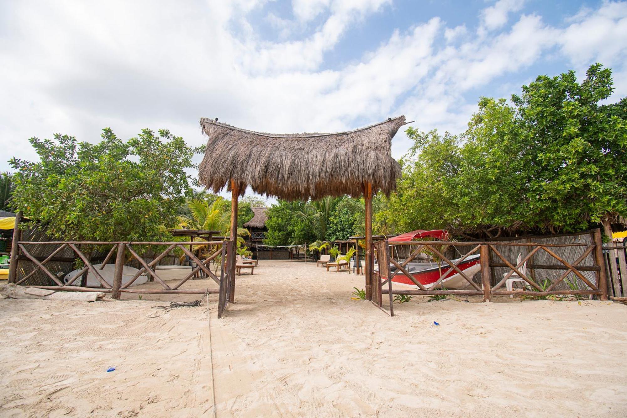 Amalife Beach Club & Hotel Т'єрра-Бомба Екстер'єр фото