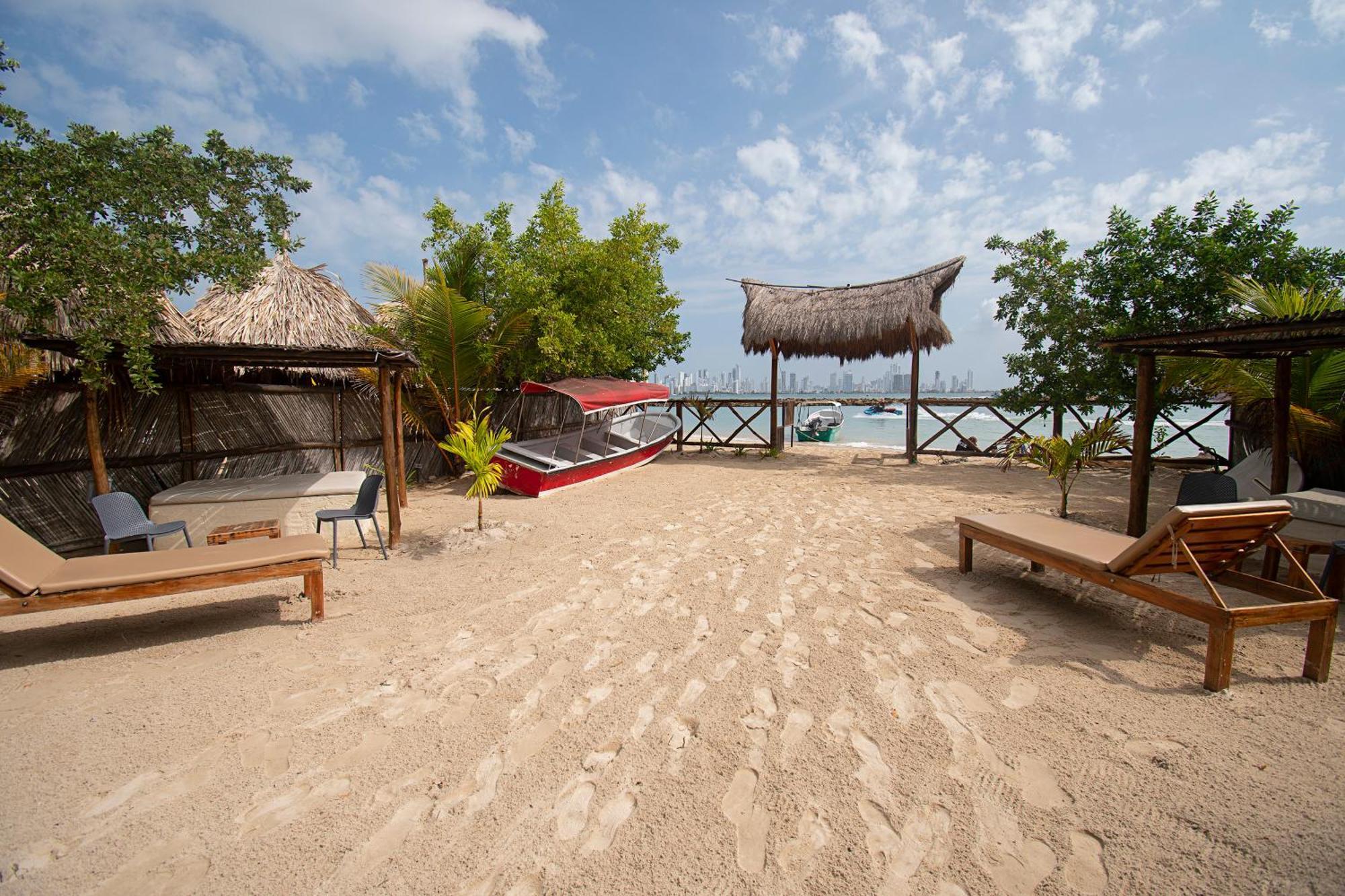 Amalife Beach Club & Hotel Т'єрра-Бомба Екстер'єр фото